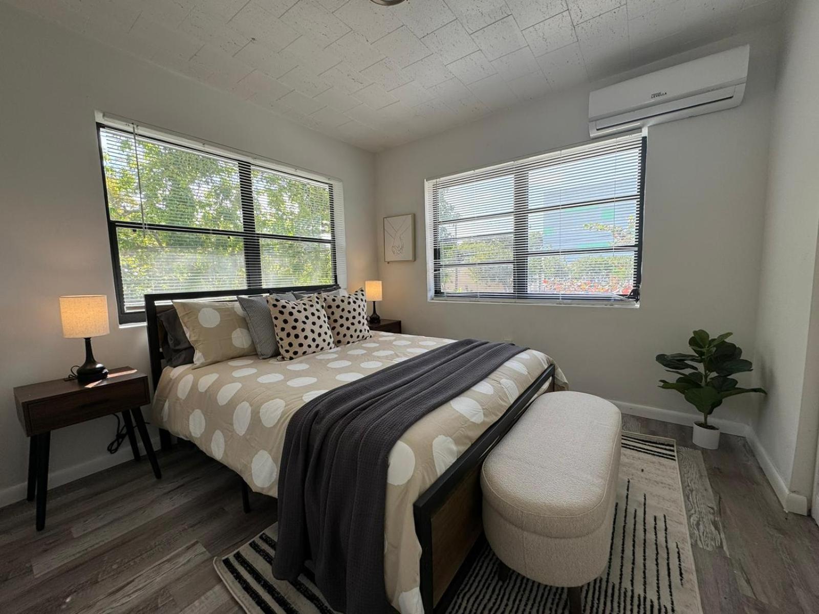 Fully Equipped Apartments With Parking Near Cocowalk Miami Exterior photo