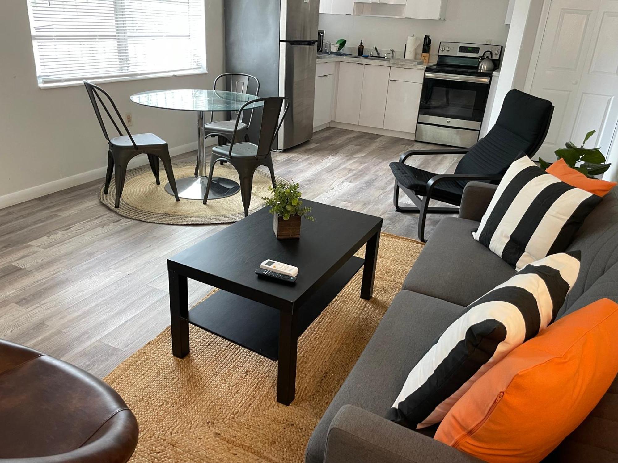 Fully Equipped Apartments With Parking Near Cocowalk Miami Exterior photo