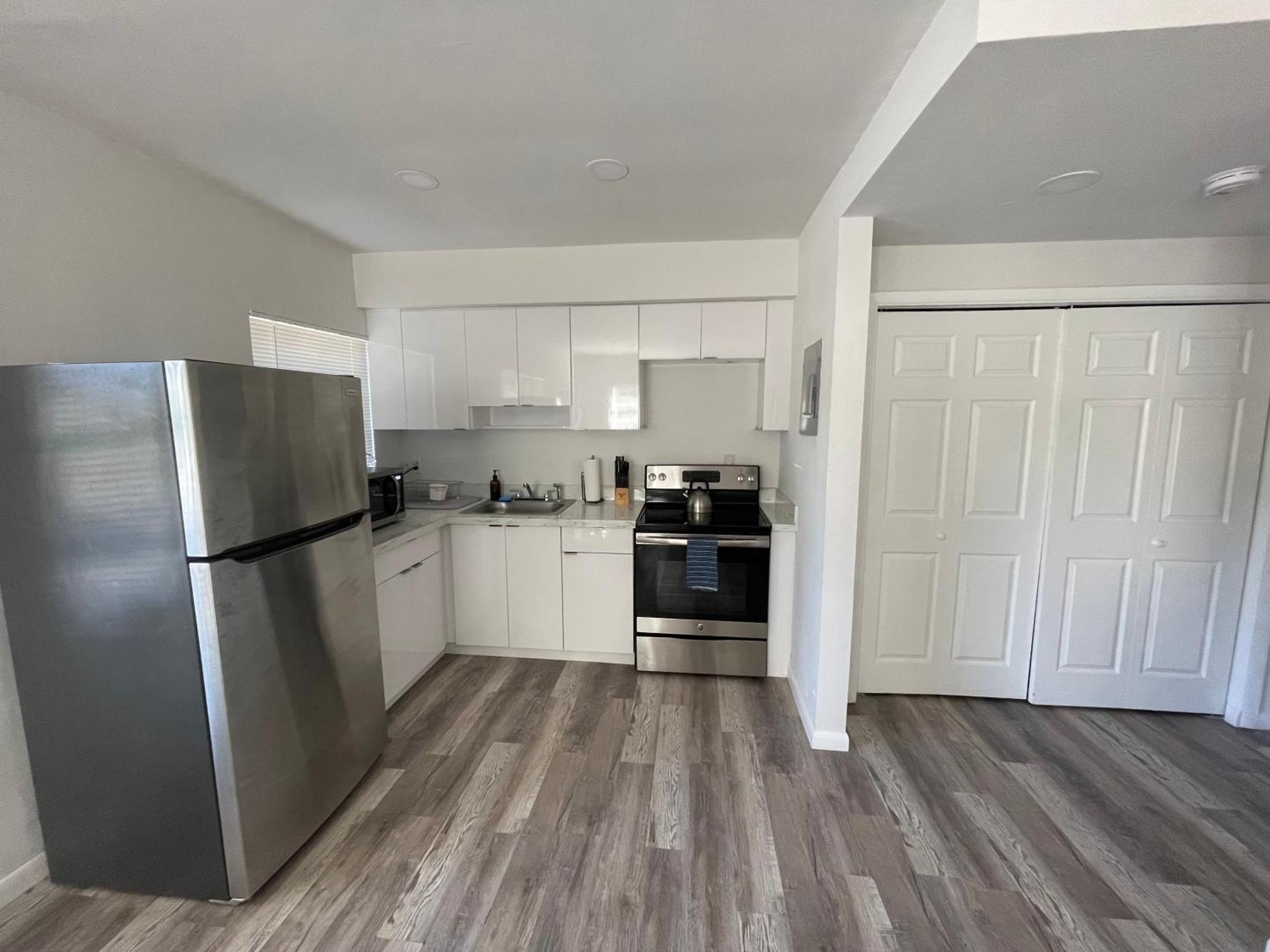 Fully Equipped Apartments With Parking Near Cocowalk Miami Exterior photo