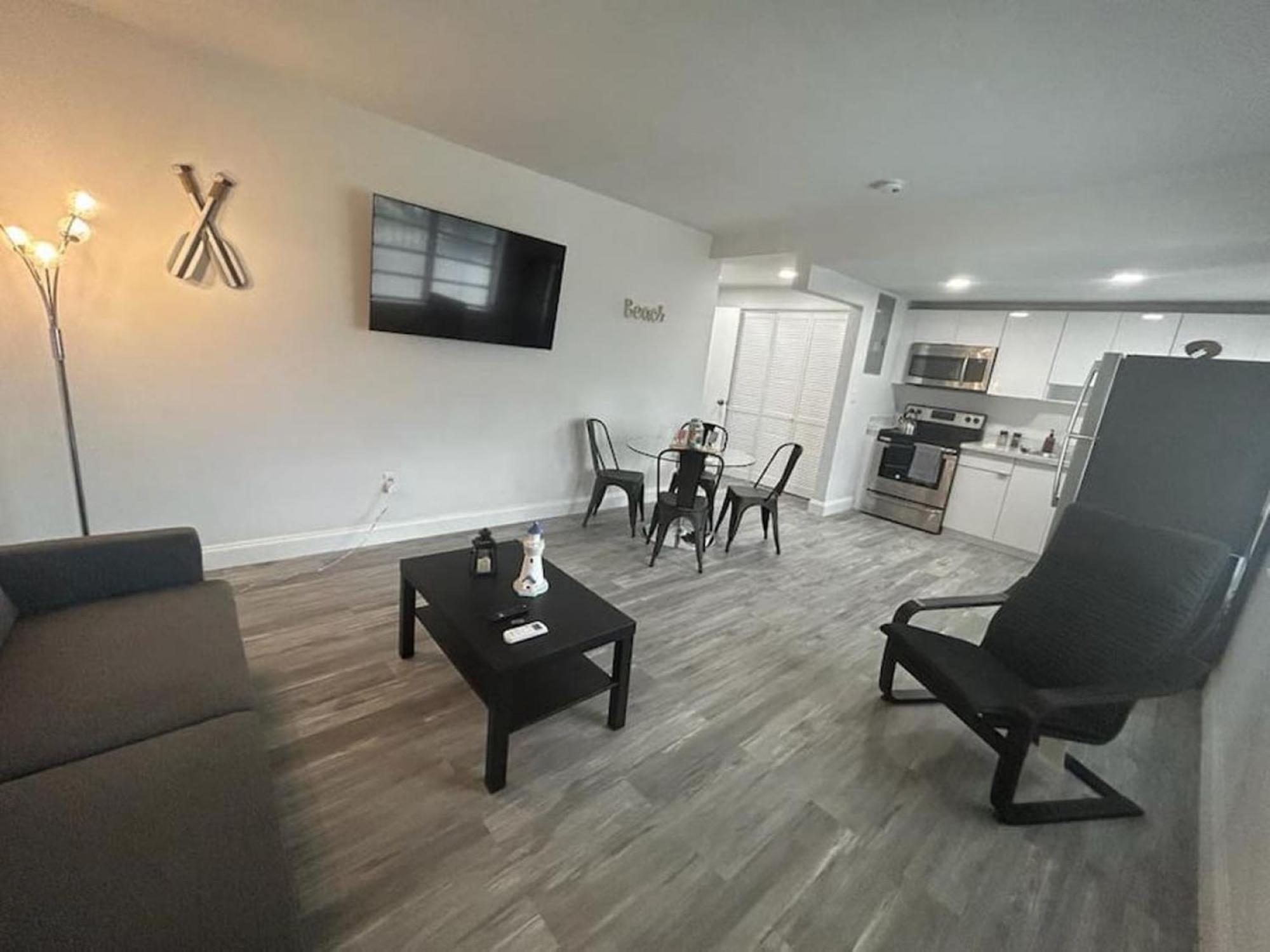 Fully Equipped Apartments With Parking Near Cocowalk Miami Exterior photo